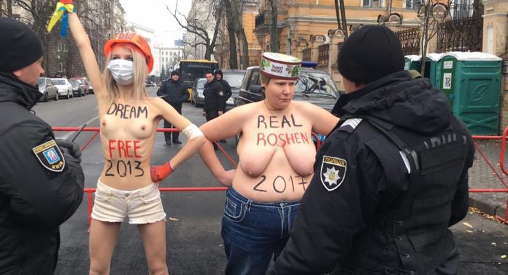 Femen устроила новую акцию против Порошенко