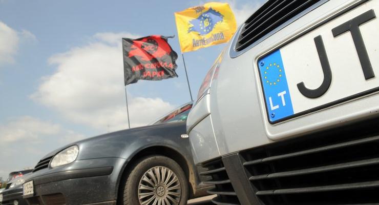 Таможня Литвы опровергла начало расследований по авто на еврономерах