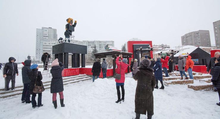 В Красноярске появился пиксельный памятник Ленину