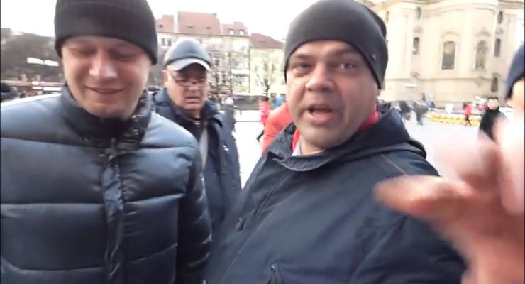 В Праге русские напали на украинскую акцию