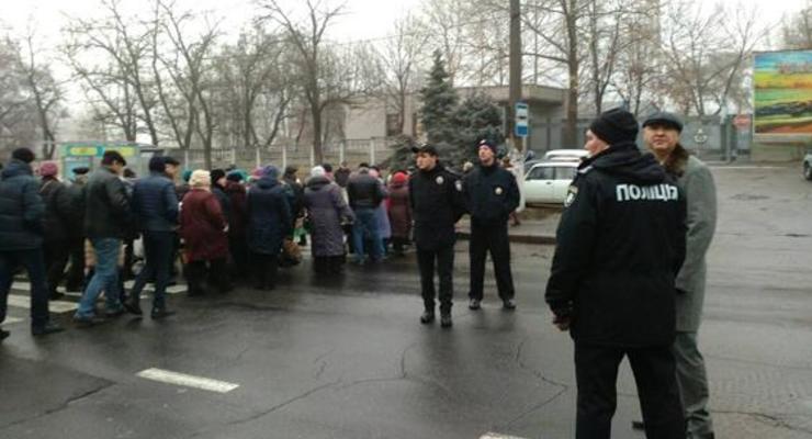 В Николаеве протестуют рабочие cудостроительного завода