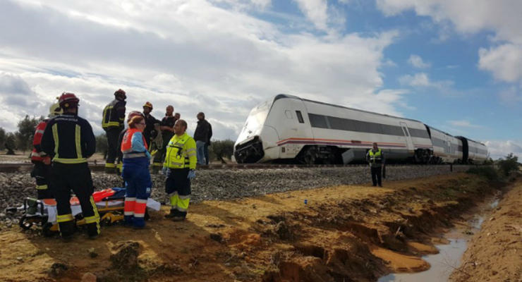 В Испании поезд сошел с рельсов, есть пострадавшие