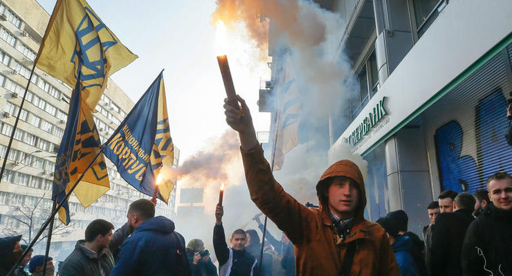 В Крыму хотят признать национализм в Украине нацизмом