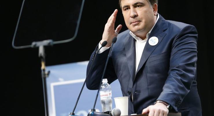 Саакашвили бегает по крыше от СБУшников