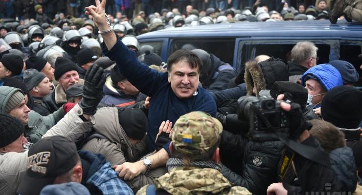"Освобожденный" Саакашвили призвал гнать "банду геть"