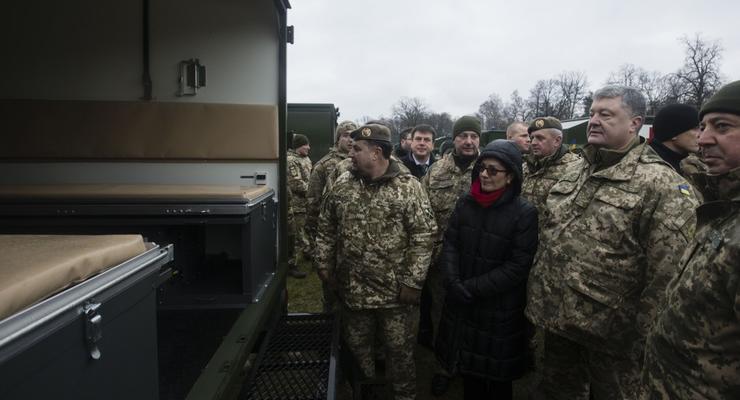 В День ВСУ Украине передали 40 автомобилей Hummer