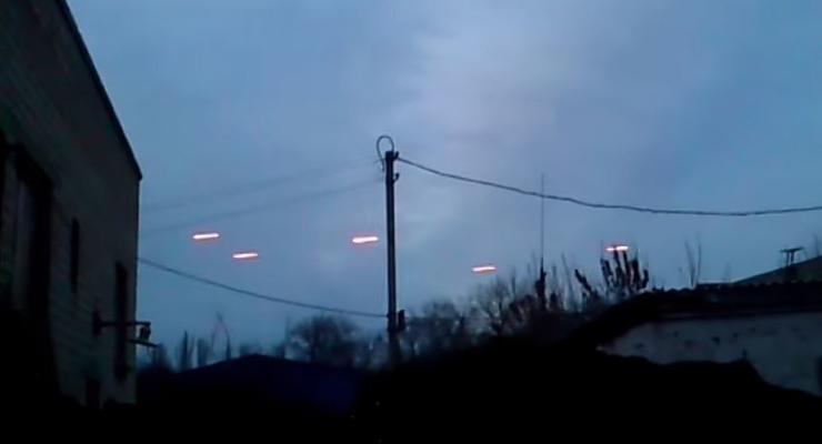 В Cети появилось видео обстрела подконтрольного боевикам Докучаевска