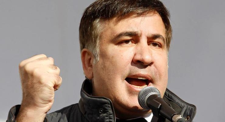 Адвокаты передали Саакашвили лекарства и вещи