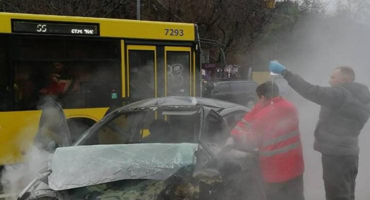 ДТП в Киеве: пьяный водитель устроил столкновение лоб в лоб