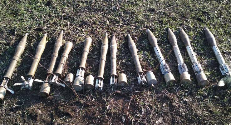 В Донецкой области нашли тайник с оружием из России
