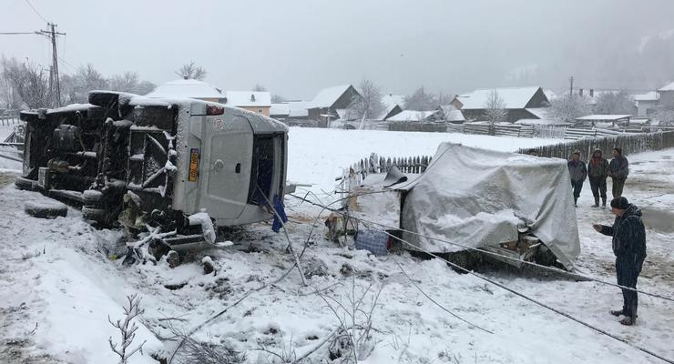 В Румынии из-за снега перевернулся автобус с гражданами Молдовы