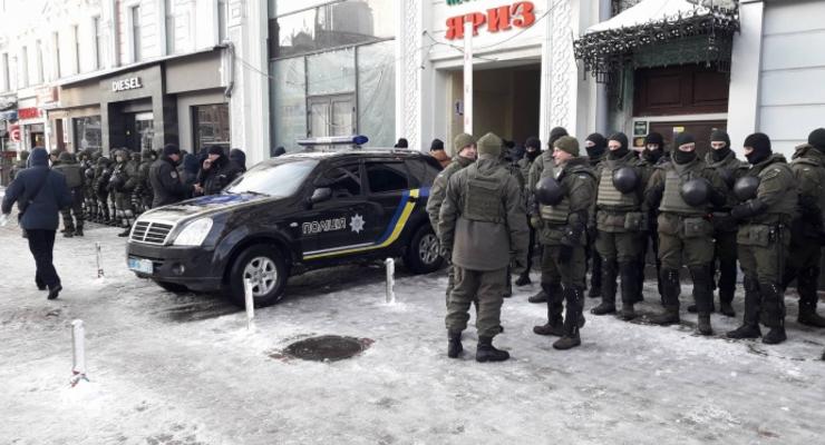 Суд над Саакашвили охраняют сотни силовиков