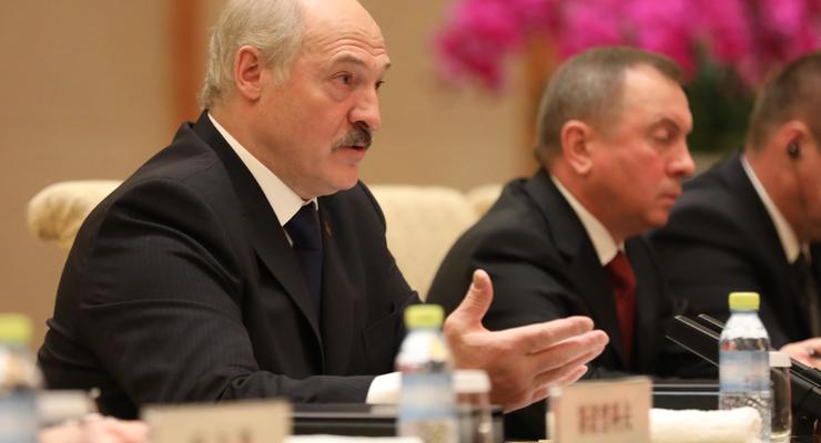 Лукашенко: В СМИ и интернете идет глобальная война