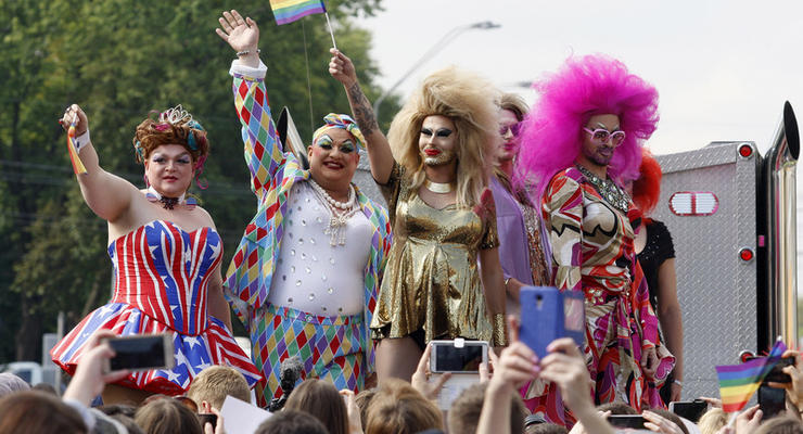Горсовет Ивано-Франковска требует запретить гей-пропаганду