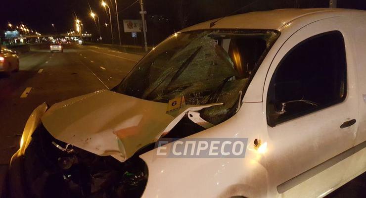 В Киеве на Троещине машина сбила насмерть пешехода