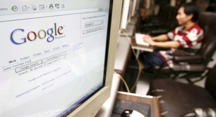 Google собрал самые популярные поисковые запросы года в видео