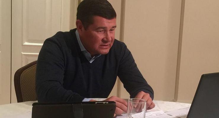 Дело Онищенко будут расследовать заочно