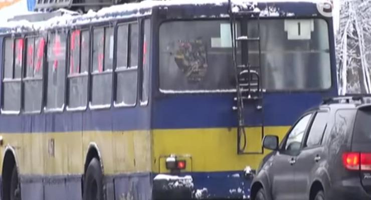 В Чернигове пассажир троллейбуса попал в реанимацию после удара током