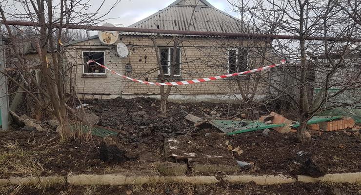 Обстрел Новолуганского: нашли 35 элементов ракет