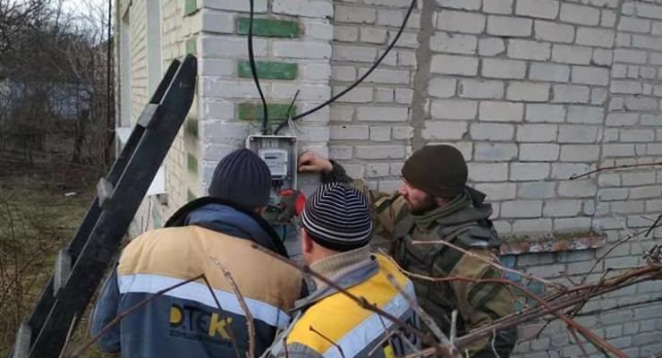 Боевики обстреляли электриков под Травневом - СЦКК