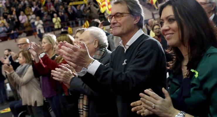 Мадрид предъявил обвинения еще трем сепаратистским лидерам Каталонии