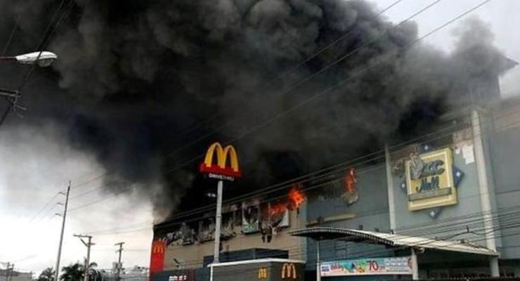 Жертвами пожара в ТРЦ на Филиппинах стали 37 человек