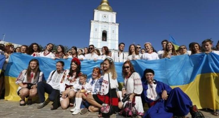 Опрос показал, кому верит молодежь в Украине