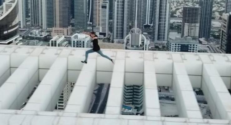 Появилось видео смертельного трюка руфера в Дубае