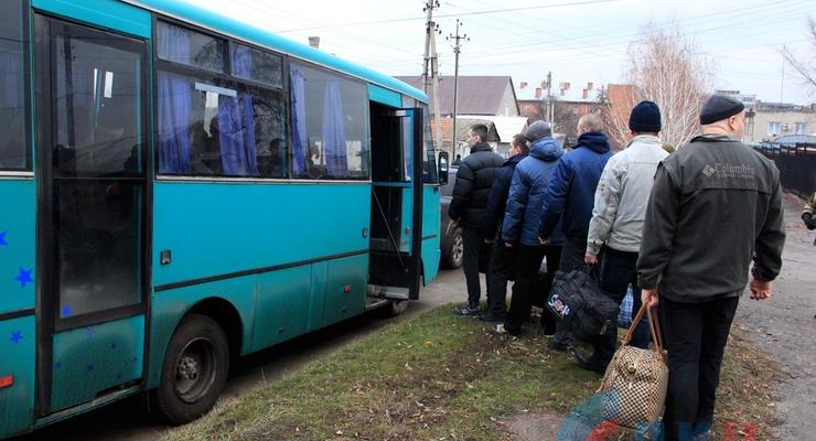 Киевляне ждут освобожденных заложников: карта