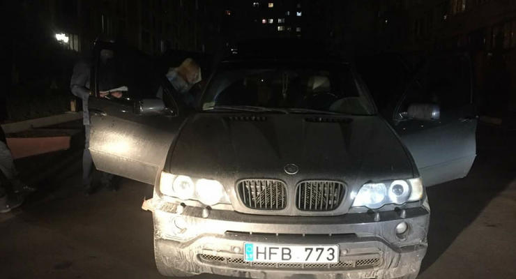 В Одессе похитили женщину и увезли на BMW Х5