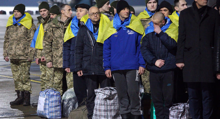 Освобожденным из плена украинцам выплатят по 100 тысяч