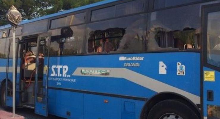 В Италии перевернулся автобус: 15 пострадавших