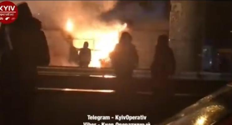 В Киеве на Выдубичах горят МАФы