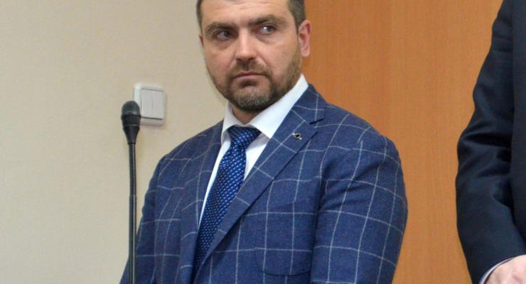 Суд арестовал директора Николаевского аэропорта за взятку