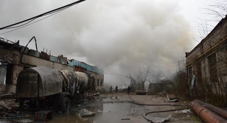 Взрыв на предприятии в Новомосковске: сгорел цех и склад