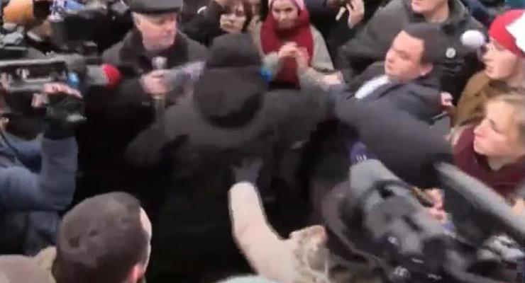 На главу Нацполиции Киевской области напали митингующие