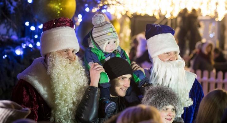 Кличко-Морозы поздравили украинцев с Новым годом и Рождеством