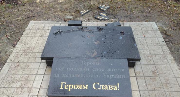 На Донбассе вновь разрушили памятник бойцам АТО