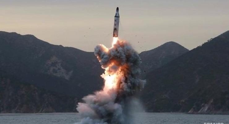 СМИ: Одна из ракет Северной Кореи упала на город