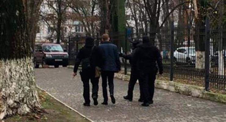 В Одессе разыскивают двух экс-прокуроров за ограбление инкасаторов