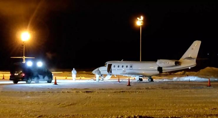 В Финляндии пилот самолета погиб от удара дверью