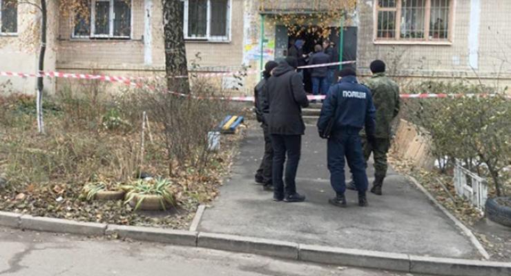 В Киеве женщина зарезала знакомого и выбросила в мусорный бак