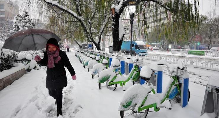 В Китае из-за снегопадов погибли 13 человек