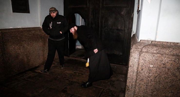 В Киево-Печерской Лавре мешали акции в честь погибшего мальчика
