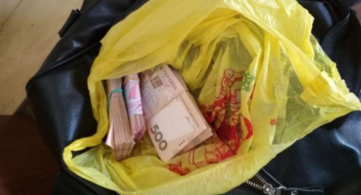 На Донбассе задержали иностранца с деньгами в сумке