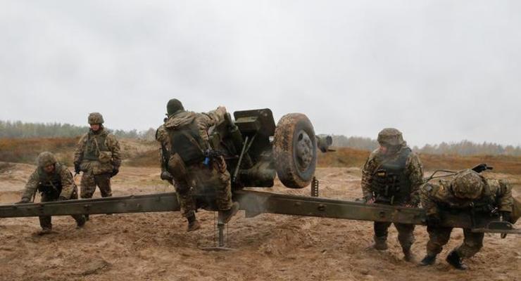 Штаб АТО: За сутки ранены три украинских бойца
