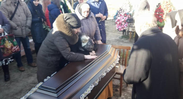 На похороны Ноздровской собрались близкие и политики