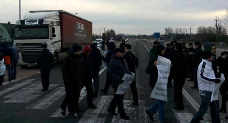На Волыни и Львовщине протестующие блокируют международные трассы