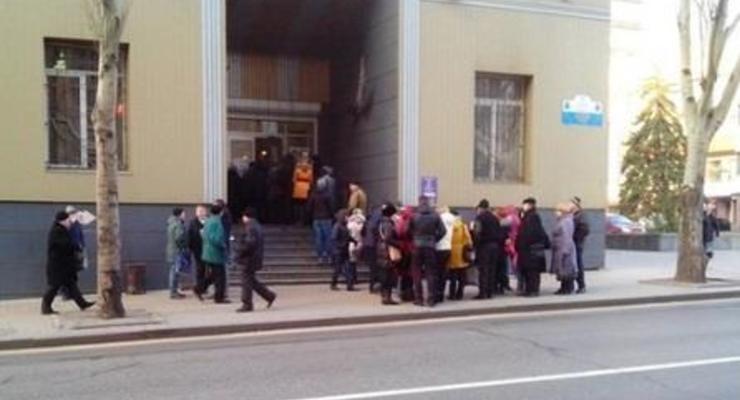 Из-за аварии Vodafone в Донецке очереди за симками Феникса