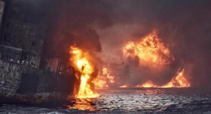 Иранский танкер затонул спустя 8 дней после столкновения